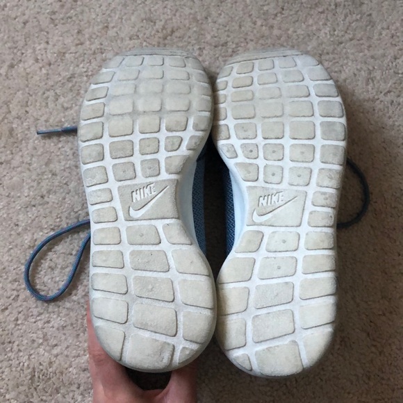 Nike Roshe Runs - Picture 3 of 4